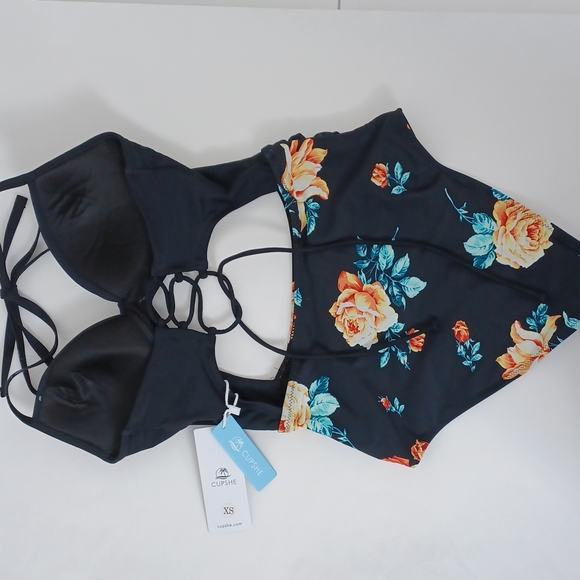 NWT - Cupshe Black Floral Print Halter One Piece Swimsuit - XS - Picture 4 of 13